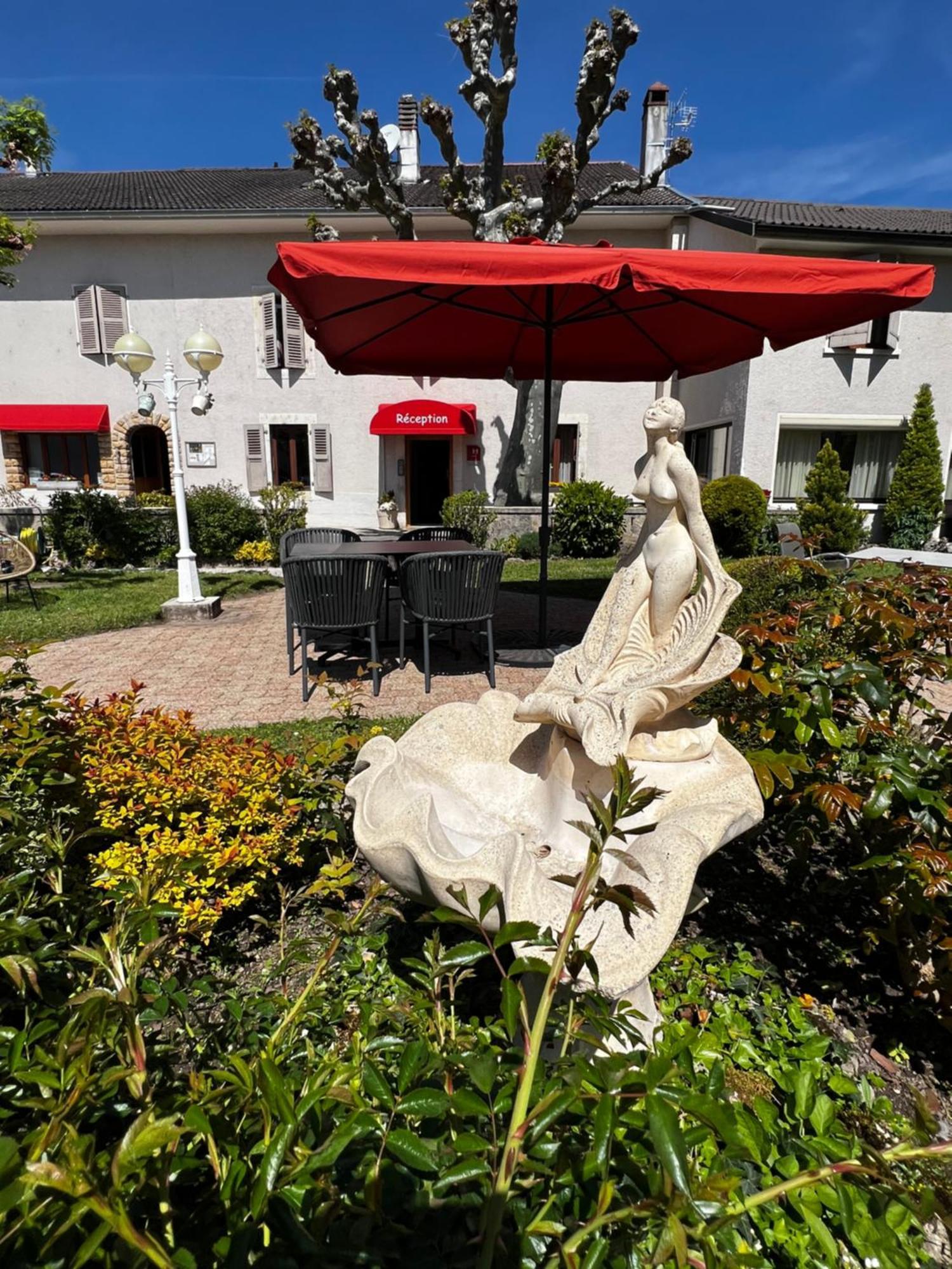 La Bonne Auberge Segny Exterior photo